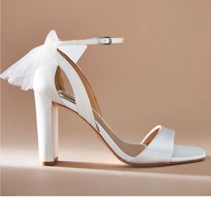 Badgley Mischka White Tulle Satin Wedding Kim Heels size 9